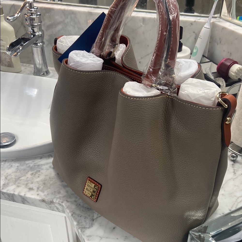 Elegant Taupe Leather Tote Bag